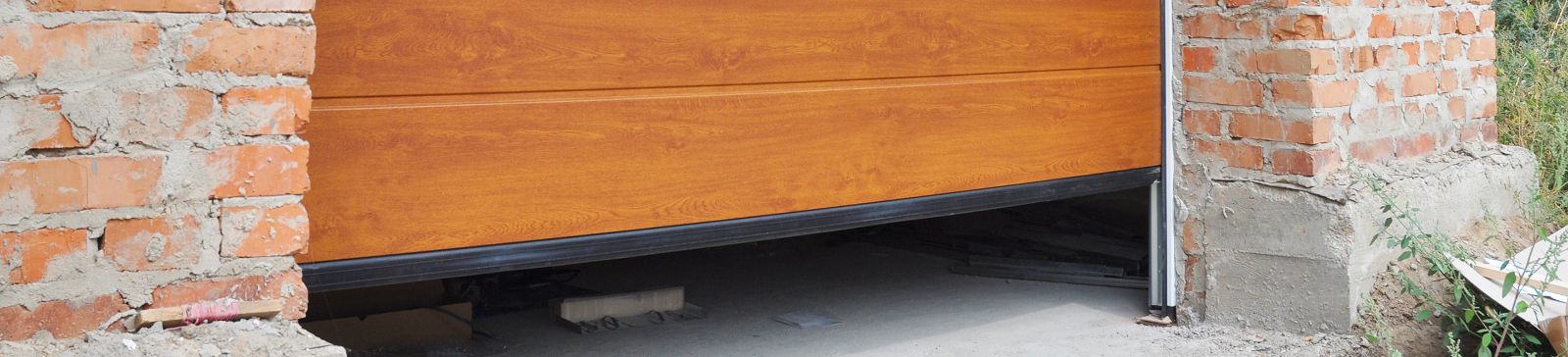 Common Mistakes to Avoid When Buying Weatherstripping for Garage Doors